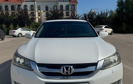Honda Accord IX рестайлинг, 2013 год, 1 550 000 рублей, 1 фотография