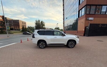 Toyota Land Cruiser Prado 150 рестайлинг 2, 2021 год, 7 650 000 рублей, 4 фотография