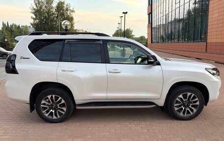 Toyota Land Cruiser Prado 150 рестайлинг 2, 2021 год, 7 650 000 рублей, 5 фотография
