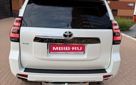 Toyota Land Cruiser Prado 150 рестайлинг 2, 2021 год, 7 650 000 рублей, 8 фотография