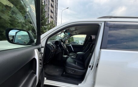 Toyota Land Cruiser Prado 150 рестайлинг 2, 2021 год, 7 650 000 рублей, 19 фотография