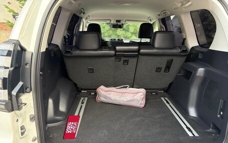 Toyota Land Cruiser Prado 150 рестайлинг 2, 2021 год, 7 650 000 рублей, 16 фотография