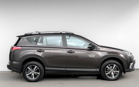 Toyota RAV4, 2018 год, 2 200 000 рублей, 4 фотография
