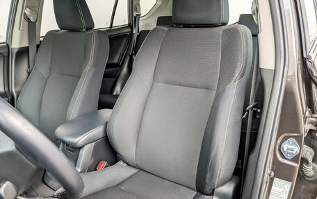 Toyota RAV4, 2018 год, 2 200 000 рублей, 20 фотография