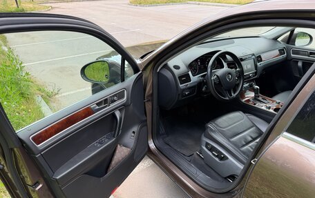Volkswagen Touareg III, 2011 год, 2 650 000 рублей, 25 фотография