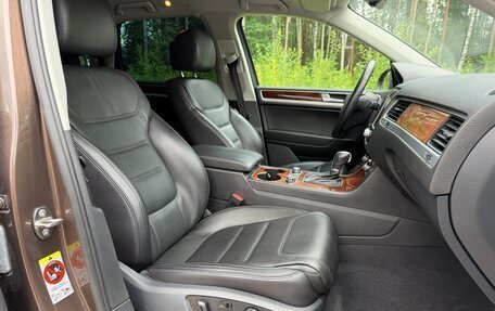 Volkswagen Touareg III, 2011 год, 2 650 000 рублей, 28 фотография