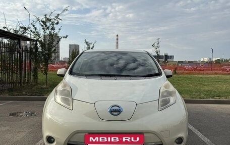 Nissan Leaf I, 2011 год, 950 000 рублей, 2 фотография