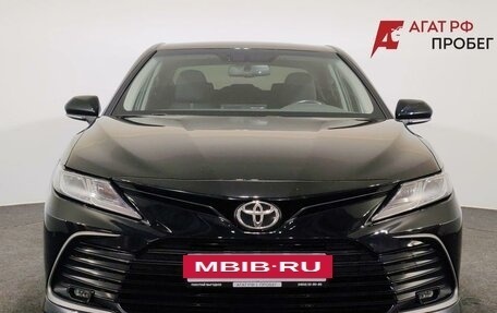 Toyota Camry, 2021 год, 2 600 000 рублей, 2 фотография
