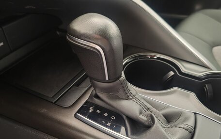 Toyota Camry, 2021 год, 2 600 000 рублей, 16 фотография