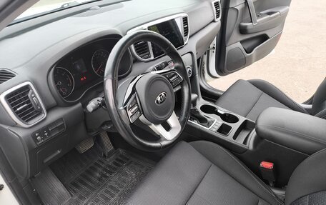 KIA Sportage IV рестайлинг, 2021 год, 2 400 000 рублей, 5 фотография