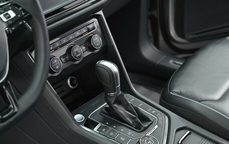 Volkswagen Tiguan II, 2016 год, 1 745 000 рублей, 8 фотография