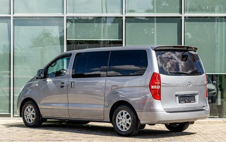 Hyundai Grand Starex Grand Starex I рестайлинг 2, 2011 год, 1 595 000 рублей, 4 фотография