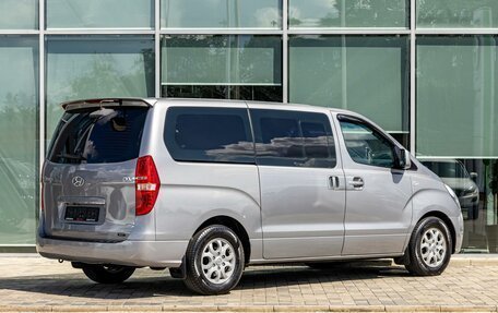 Hyundai Grand Starex Grand Starex I рестайлинг 2, 2011 год, 1 595 000 рублей, 6 фотография