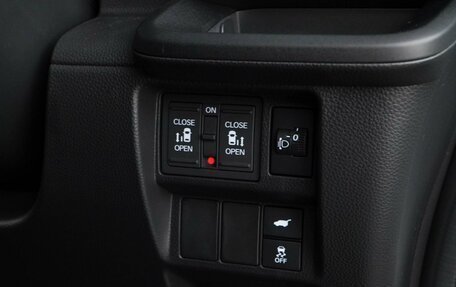 Honda Stepwgn, 2024 год, 3 867 077 рублей, 18 фотография