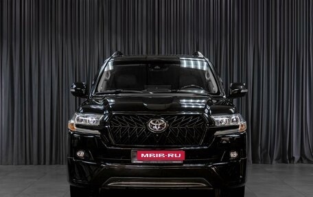 Toyota Land Cruiser 200, 2017 год, 6 369 000 рублей, 3 фотография