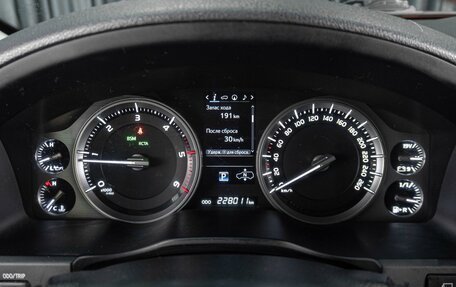 Toyota Land Cruiser 200, 2017 год, 6 369 000 рублей, 17 фотография