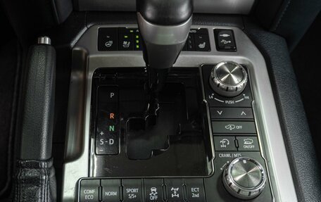 Toyota Land Cruiser 200, 2017 год, 6 369 000 рублей, 27 фотография