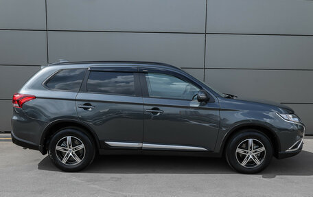 Mitsubishi Outlander III рестайлинг 3, 2021 год, 2 649 000 рублей, 5 фотография
