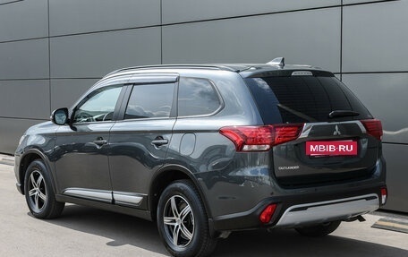 Mitsubishi Outlander III рестайлинг 3, 2021 год, 2 649 000 рублей, 8 фотография