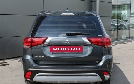 Mitsubishi Outlander III рестайлинг 3, 2021 год, 2 649 000 рублей, 7 фотография