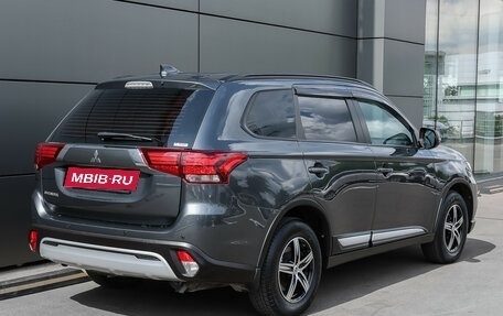 Mitsubishi Outlander III рестайлинг 3, 2021 год, 2 649 000 рублей, 6 фотография