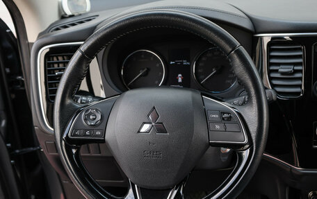 Mitsubishi Outlander III рестайлинг 3, 2021 год, 2 649 000 рублей, 18 фотография
