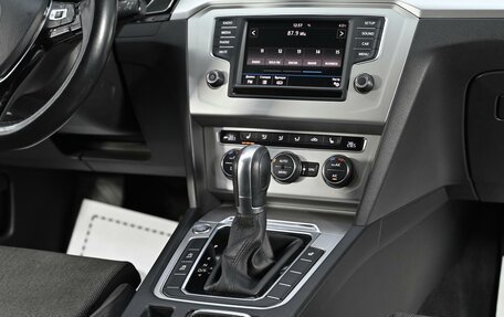 Volkswagen Passat B8 рестайлинг, 2017 год, 1 735 000 рублей, 7 фотография