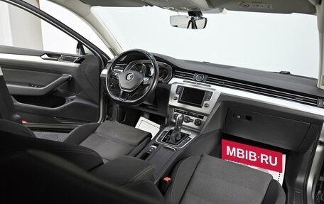 Volkswagen Passat B8 рестайлинг, 2017 год, 1 735 000 рублей, 5 фотография