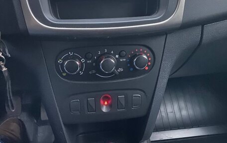 Renault Logan II, 2020 год, 1 200 000 рублей, 3 фотография