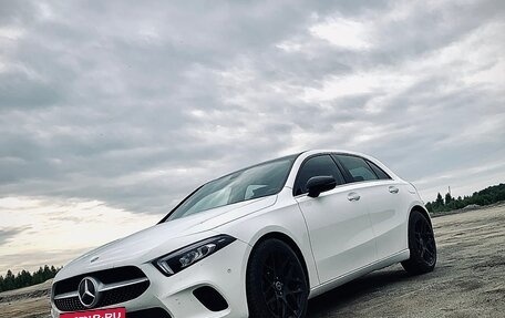 Mercedes-Benz A-Класс, 2018 год, 2 500 000 рублей, 6 фотография