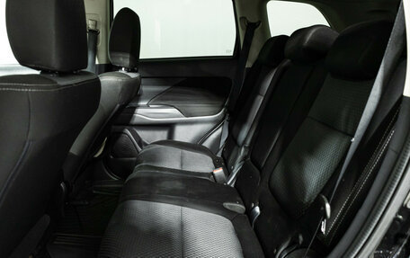 Mitsubishi Outlander III рестайлинг 3, 2016 год, 1 399 585 рублей, 11 фотография