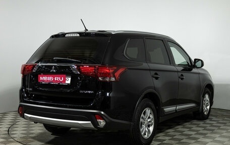 Mitsubishi Outlander III рестайлинг 3, 2016 год, 1 399 585 рублей, 6 фотография