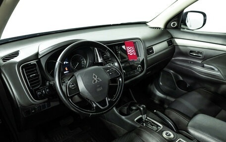 Mitsubishi Outlander III рестайлинг 3, 2016 год, 1 399 585 рублей, 12 фотография