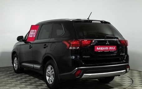 Mitsubishi Outlander III рестайлинг 3, 2016 год, 1 399 585 рублей, 8 фотография