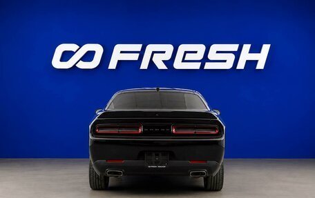 Dodge Challenger III рестайлинг 2, 2022 год, 3 828 434 рублей, 4 фотография
