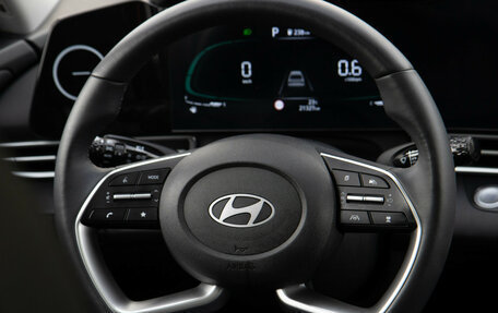Hyundai Elantra, 2023 год, 2 188 000 рублей, 13 фотография