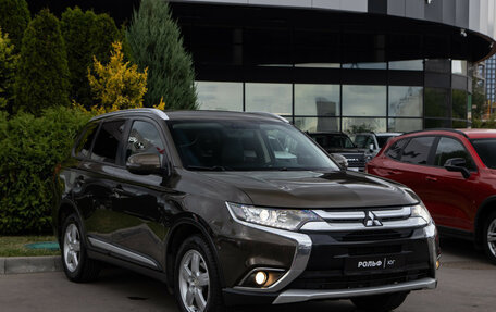 Mitsubishi Outlander III рестайлинг 3, 2015 год, 1 478 000 рублей, 2 фотография