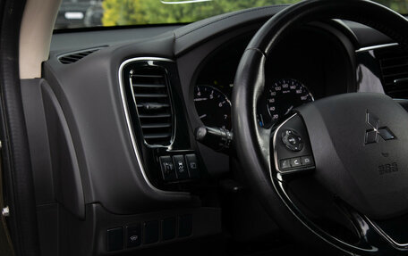 Mitsubishi Outlander III рестайлинг 3, 2015 год, 1 478 000 рублей, 18 фотография