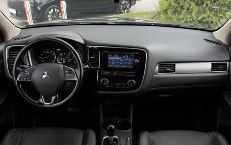 Mitsubishi Outlander III рестайлинг 3, 2015 год, 1 478 000 рублей, 12 фотография