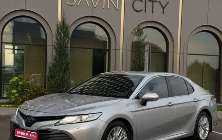 Toyota Camry, 2018 год, 2 650 000 рублей, 1 фотография