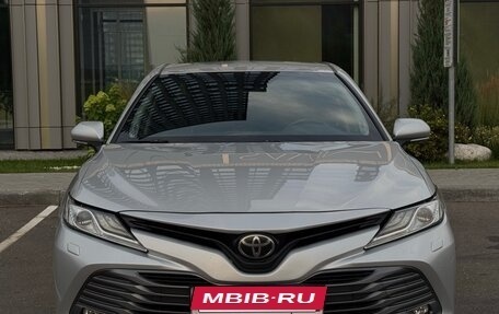 Toyota Camry, 2018 год, 2 650 000 рублей, 8 фотография