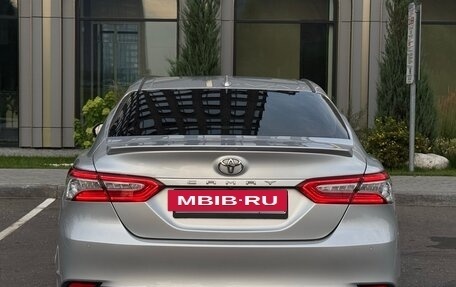 Toyota Camry, 2018 год, 2 650 000 рублей, 9 фотография