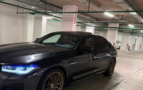BMW 5 серия, 2018 год, 3 050 000 рублей, 2 фотография