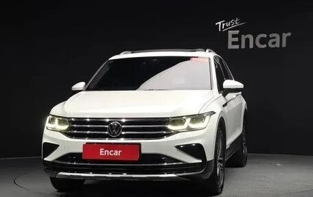 Volkswagen Tiguan II, 2021 год, 3 250 000 рублей, 2 фотография