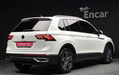 Volkswagen Tiguan II, 2021 год, 3 250 000 рублей, 3 фотография