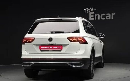 Volkswagen Tiguan II, 2021 год, 3 250 000 рублей, 4 фотография