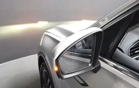 Volkswagen Tiguan II, 2021 год, 3 250 000 рублей, 14 фотография