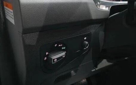 Volkswagen Tiguan II, 2021 год, 3 250 000 рублей, 20 фотография