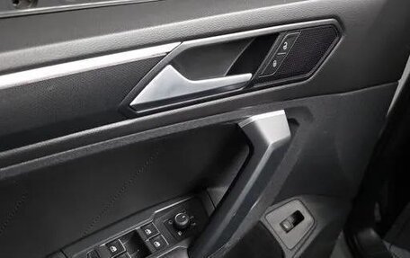 Volkswagen Tiguan II, 2021 год, 3 250 000 рублей, 15 фотография