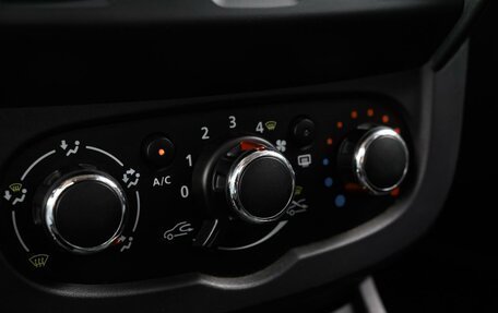 Renault Duster I рестайлинг, 2017 год, 1 349 000 рублей, 13 фотография